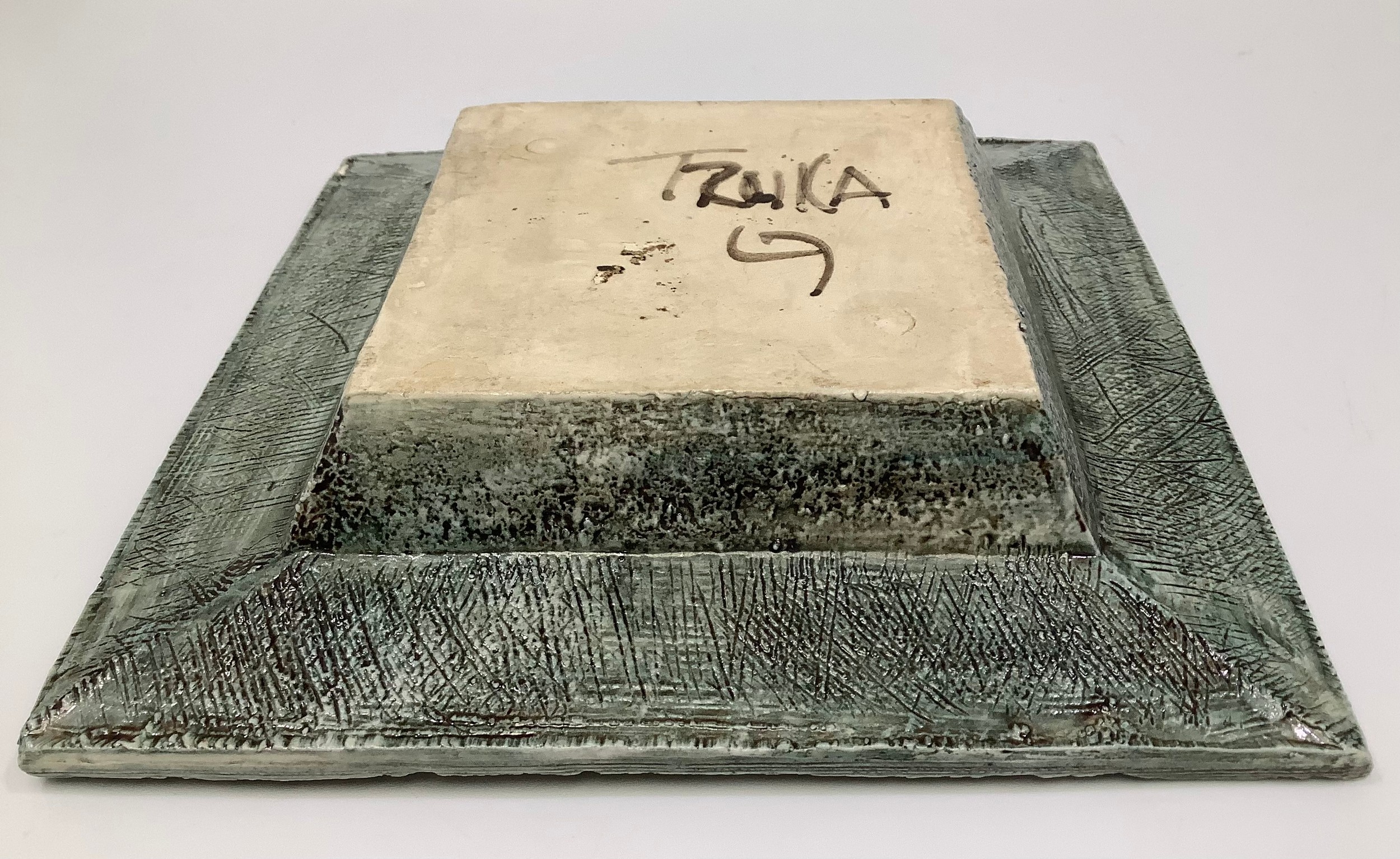 A Troika Pottery dish/ashtray of squared form decorated by Louise Jinks, with incised and painted - Image 2 of 2