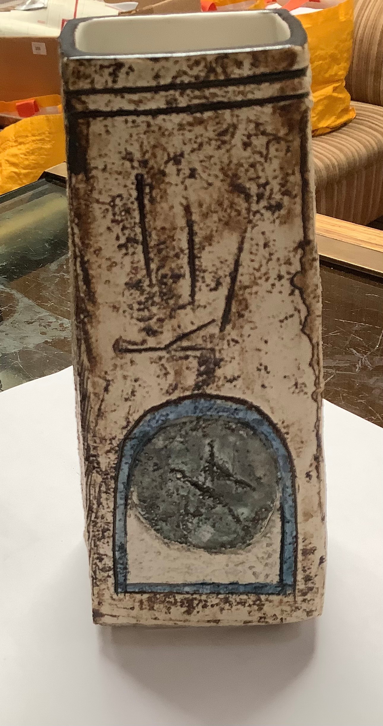 A Troika Pottery coffin vase decorated by Sue Lowe, with incised and painted abstract decoration - Image 4 of 5
