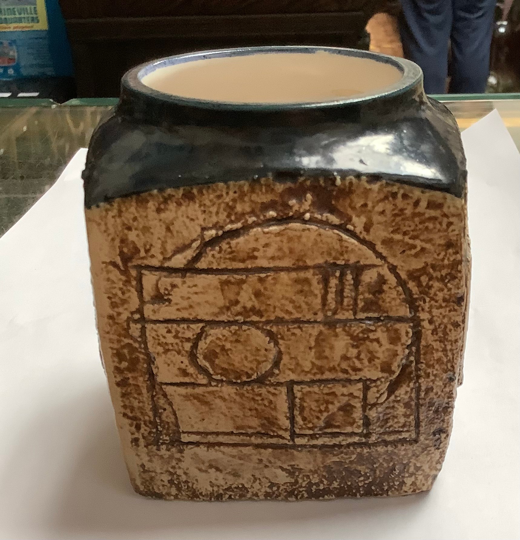 A Troika Pottery marmalade pot decorated by Teo Bernatowitz, with incised and painted abstract - Image 4 of 5