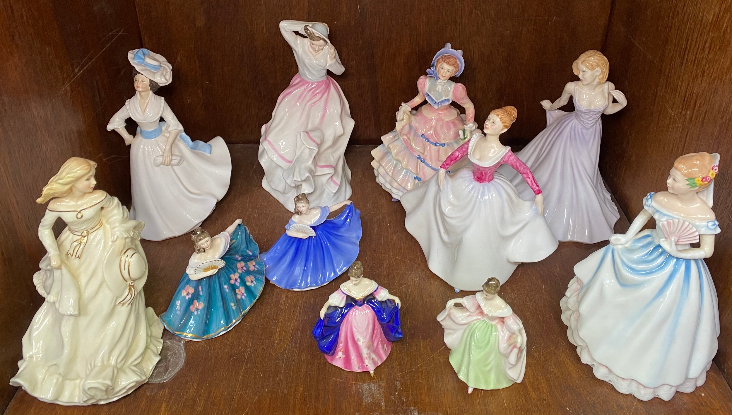 Various porcelain Royal Doulton ladies including ‘Claire HN 3646’, ‘Claudia HN 4320’, ‘Lisa HN