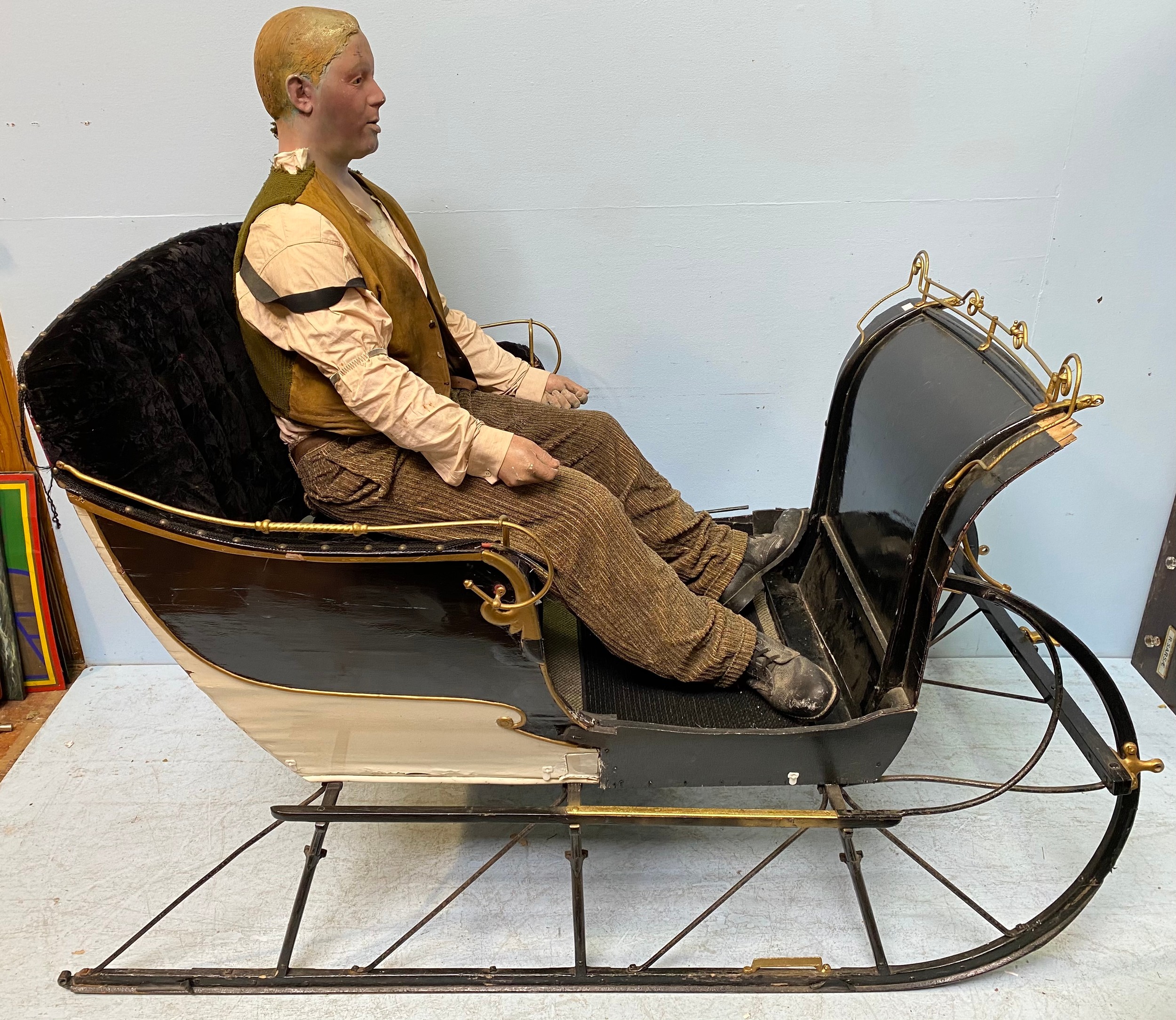 A full size reindeer / horse sled / sleigh with black velvet upholstery and cream, black and gold - Bild 6 aus 11