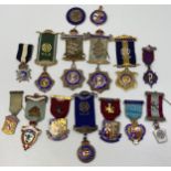 Fifteen various silver Masonic jewels including Roll of Honour 1864 - 1964 Warwickshire, Lathkill