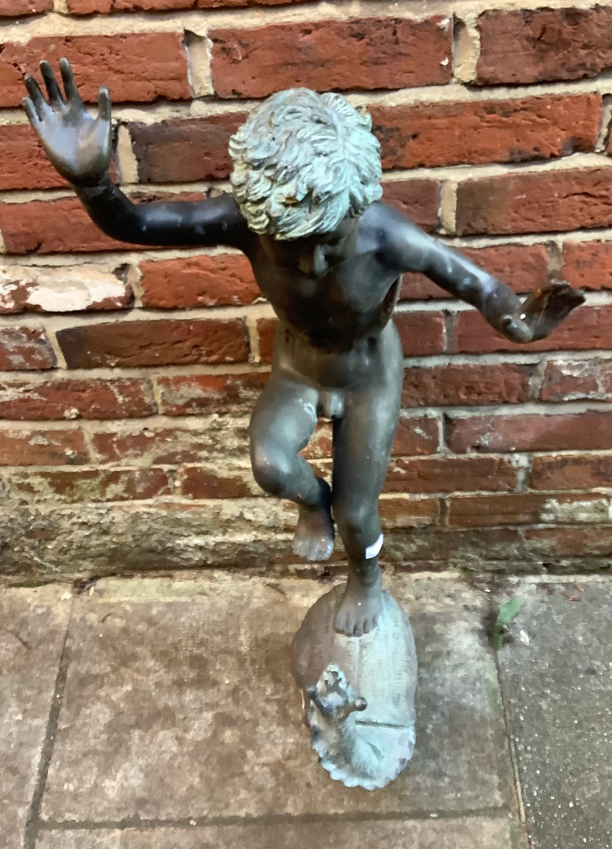 A late 19th / early 20th century copper fountain modelled as a figure of a young boy balancing on - Bild 4 aus 4