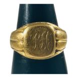 A gents 18ct yellow gold signet ring, with RH monogram to the top, weighs 6.9 grams.