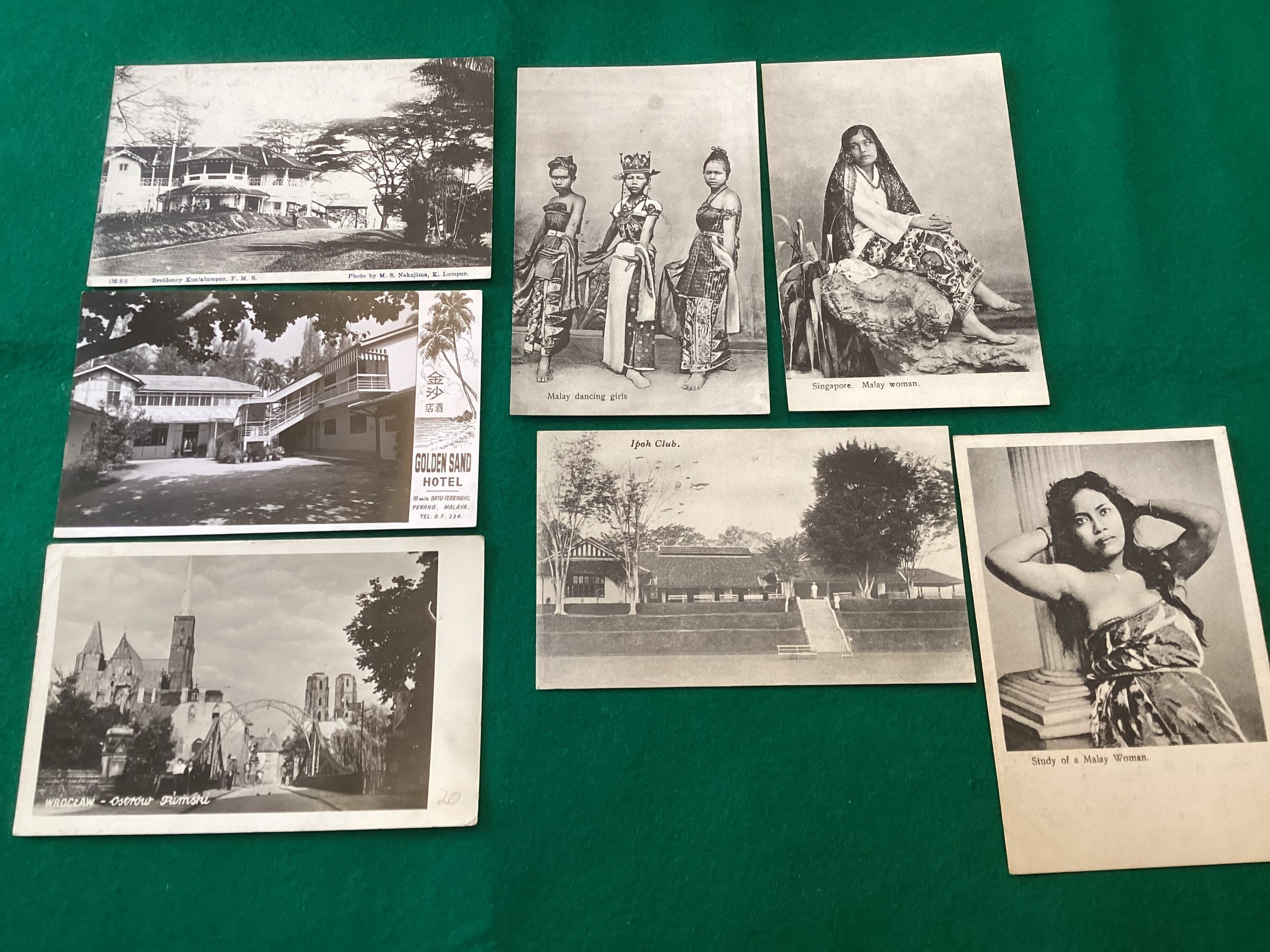 Some interesting medals, three different £5 coins and a bundle of greetings and foreign postcards. - Image 4 of 4