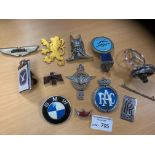 Collectables : A nice collection of original car b