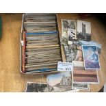 Postcards : A box of 600+ vintage cards - worldwid