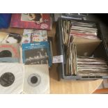 Records : 200+ singles in crate 7" - interesting l