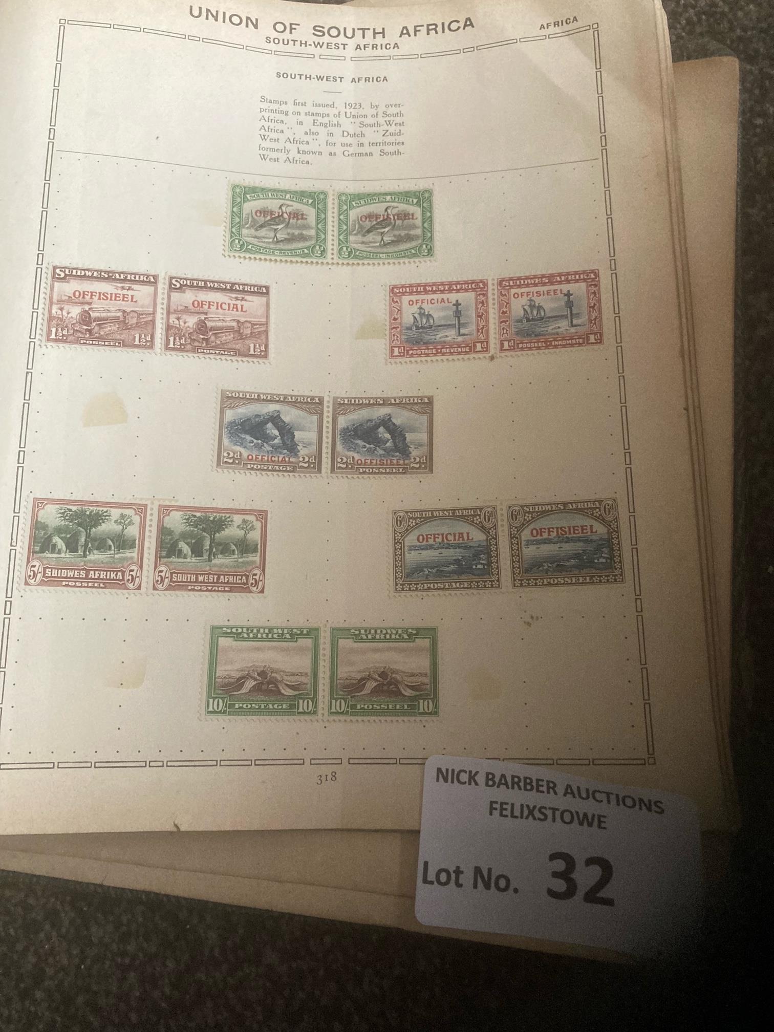 Stamps : Triumph stamp album - bulging - album fal