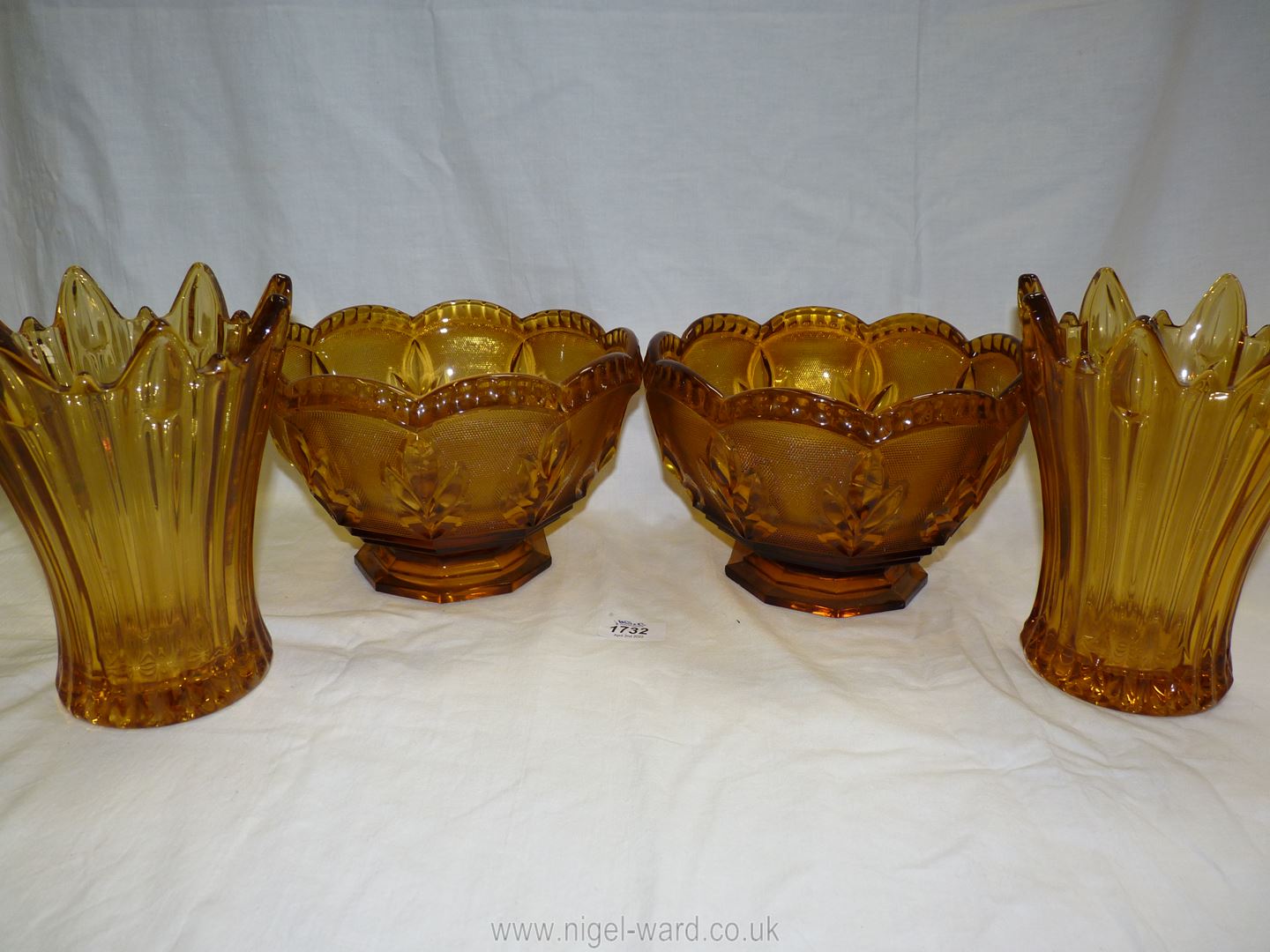 A pair of Carnival style pressed glass bowls and pair of similar vases. - Image 2 of 3