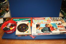 A quantity of games including Backgammon, Qubic, Scrabble,