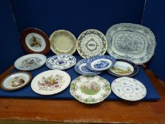 A quantity of miscellaneous wall plates including Royal Grafton, Worcester, Wedgwood, Grainger & Co,