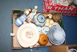 A quantity of china including four graduated blue and white bowls, Szeiler Studio Onion pot,