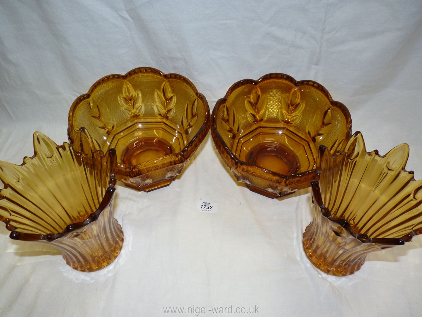 A pair of Carnival style pressed glass bowls and pair of similar vases. - Image 3 of 3