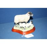 A Border Fine Arts Swaledale ewe and lamb, incl. certificate of authenticity.