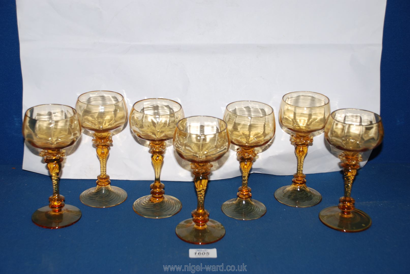 A set of seven fine Venetian amber coloured glass hock glasses. - Image 2 of 4