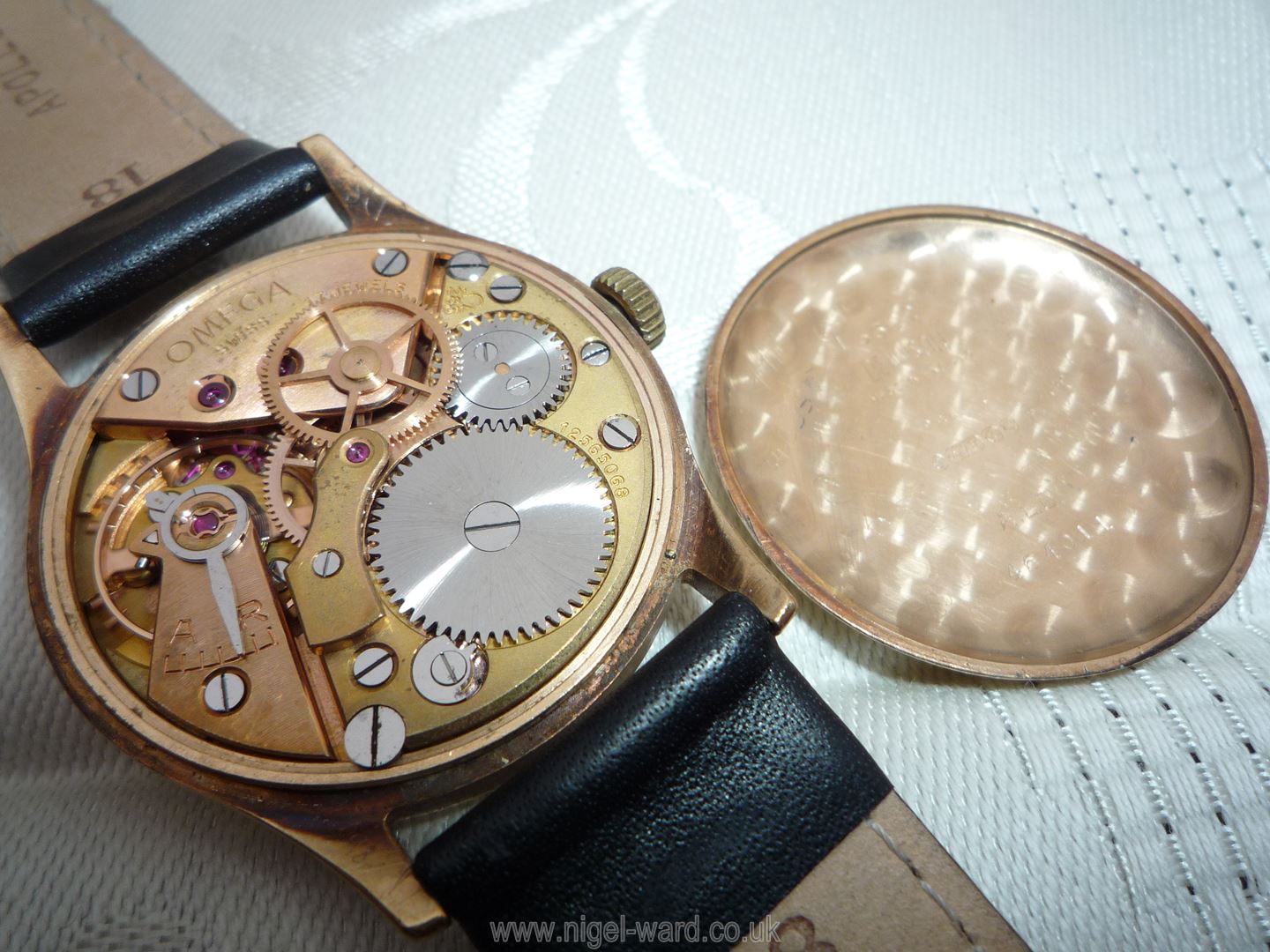 A brown leather presentation cased ''Omega'' Wristwatch having a nickel coloured face with Arabic - Image 3 of 23