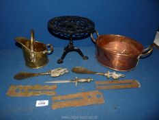 A quantity of metals including brass and copper pot, trivet stand, small coal scuttle,