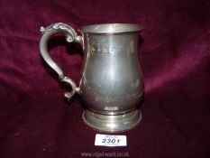 A silver Tankard, hallmarks for Birmingham 1972, maker T. Hill.