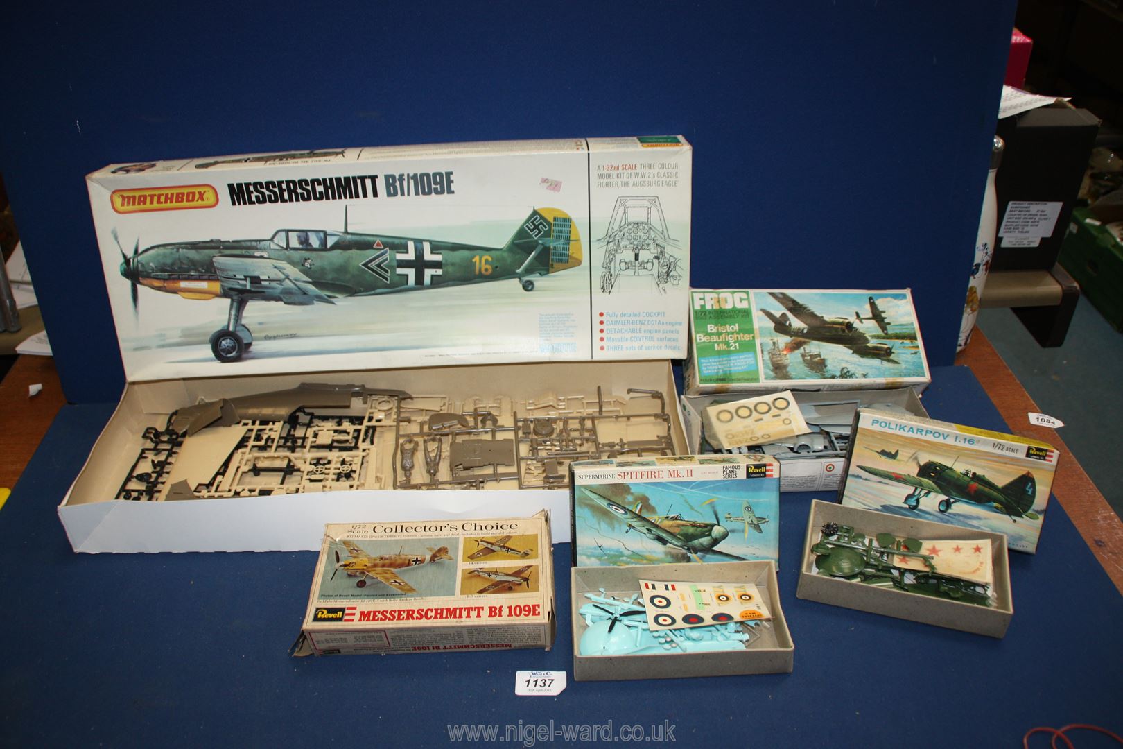 A small quantity of plastic model kits including Revell Spitfire, Polikarpor,