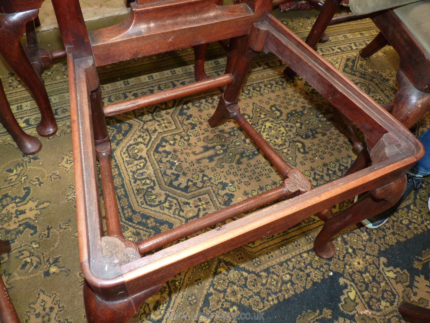 A set of nine elegant Walnut framed Dining Chairs of traditional Queen Anne design having cabriole - Image 8 of 12