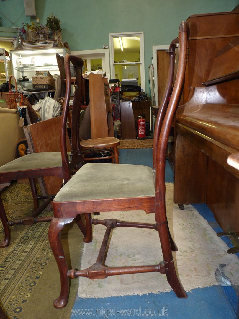 A set of nine elegant Walnut framed Dining Chairs of traditional Queen Anne design having cabriole - Image 11 of 12