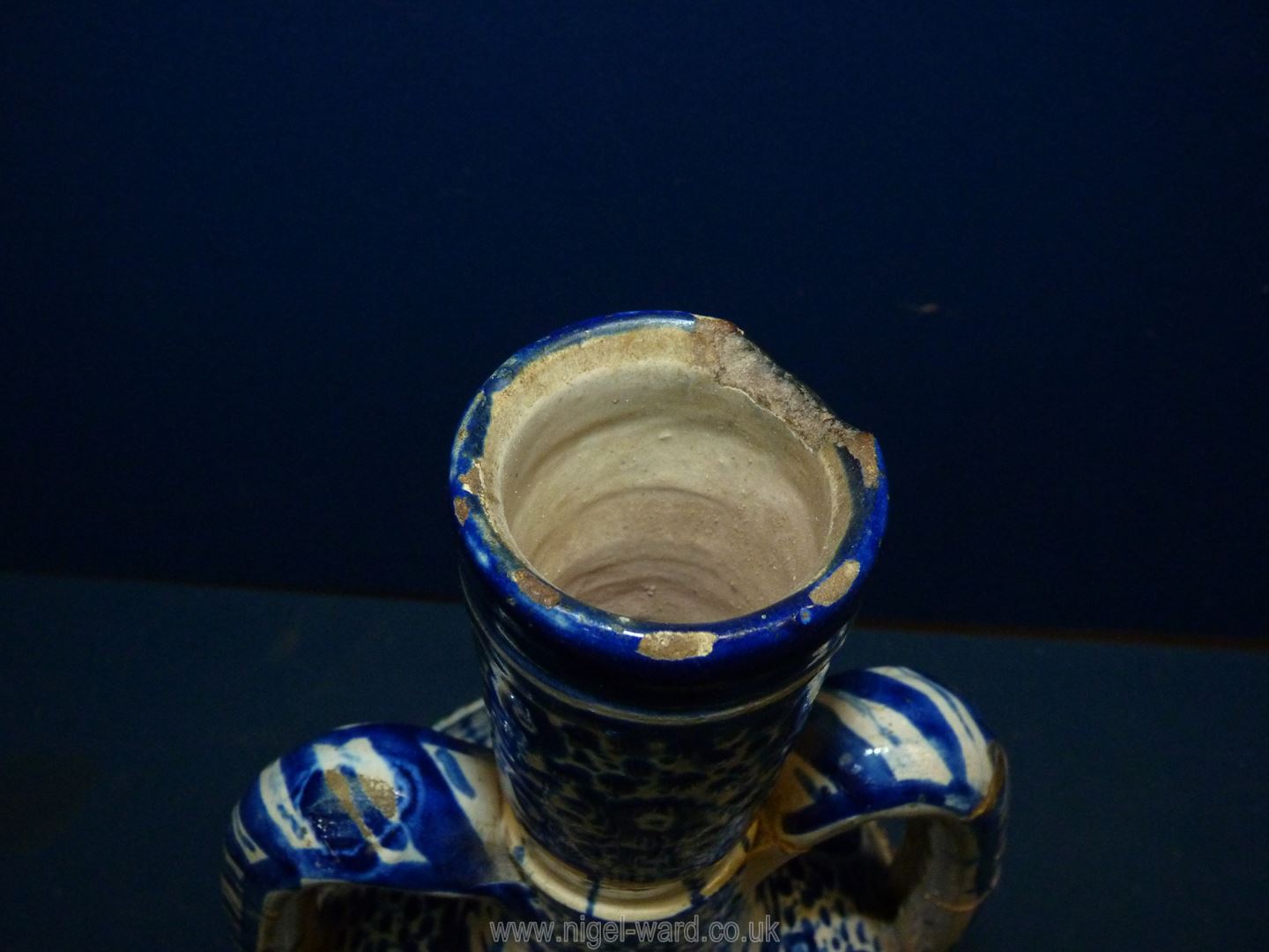 An old near eastern blue and white two handled pottery jar 13 3/4" tall, a/f. - Image 3 of 5