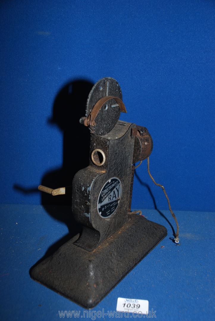A 1930's hand-cranked 9.5 mm cine projector "Ray" by Construments, London, model no. 29064. - Image 2 of 2