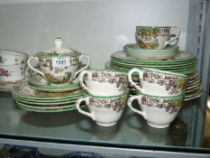A quantity of Copeland Spode 'Byron' tea and dinner ware, teacups, saucers,