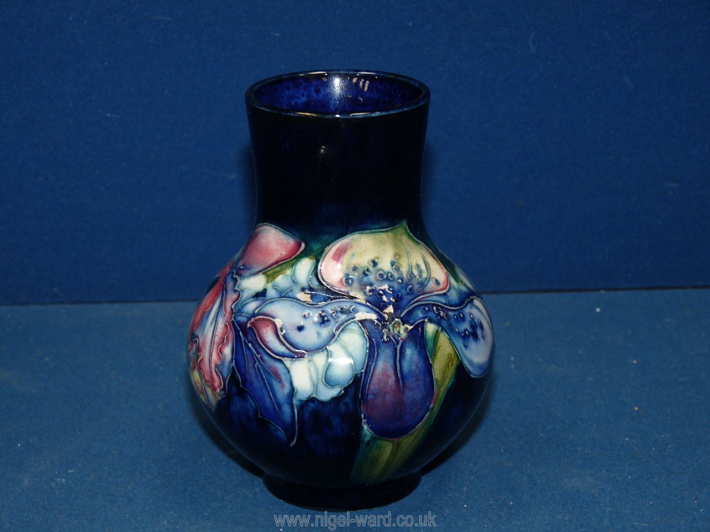 A Moorcroft Blue Orchid baluster vase 5" tall. - Image 2 of 3