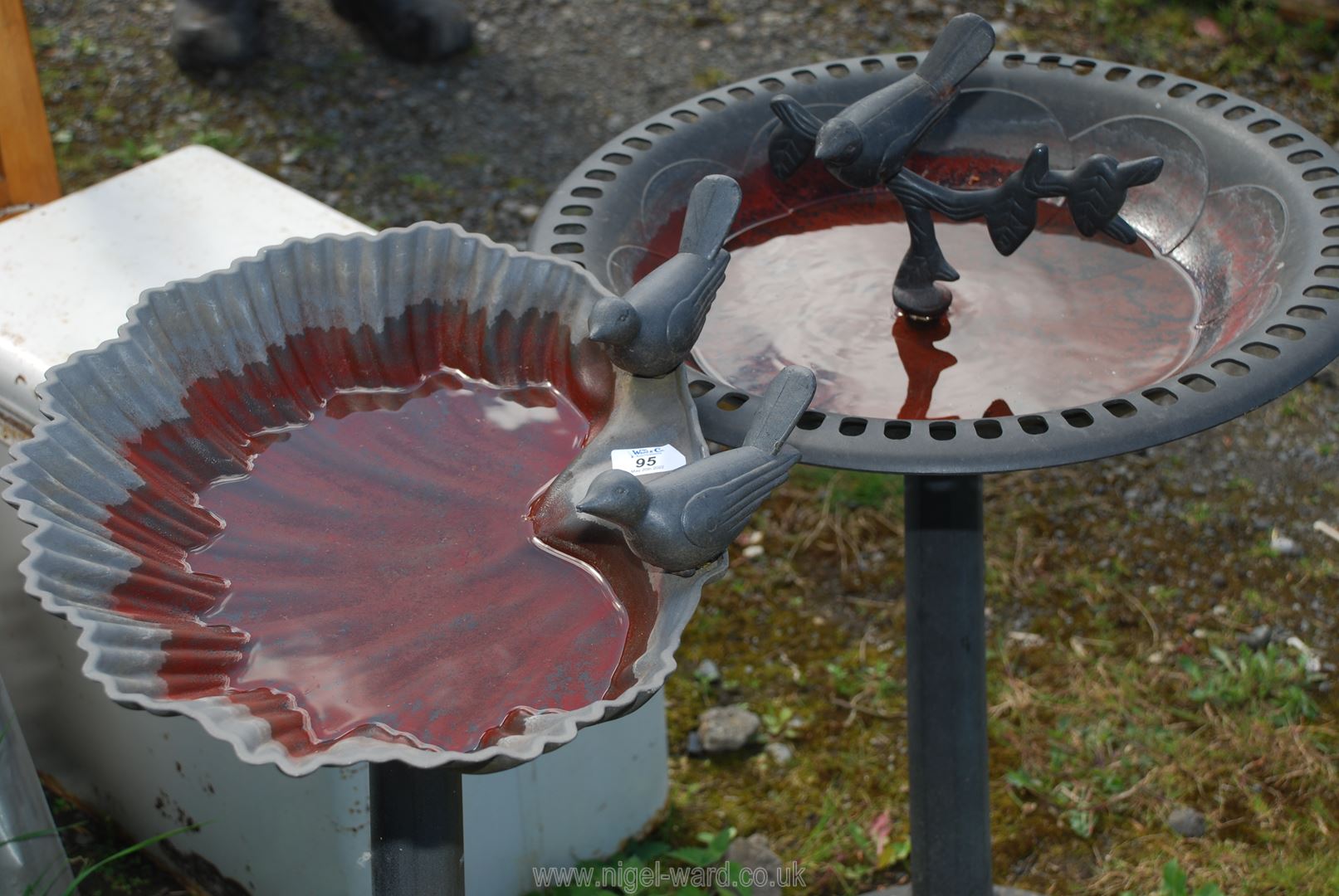 Two plastic bird baths. - Image 2 of 2