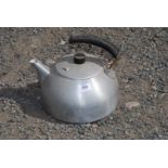 An Agaluxe kettle.