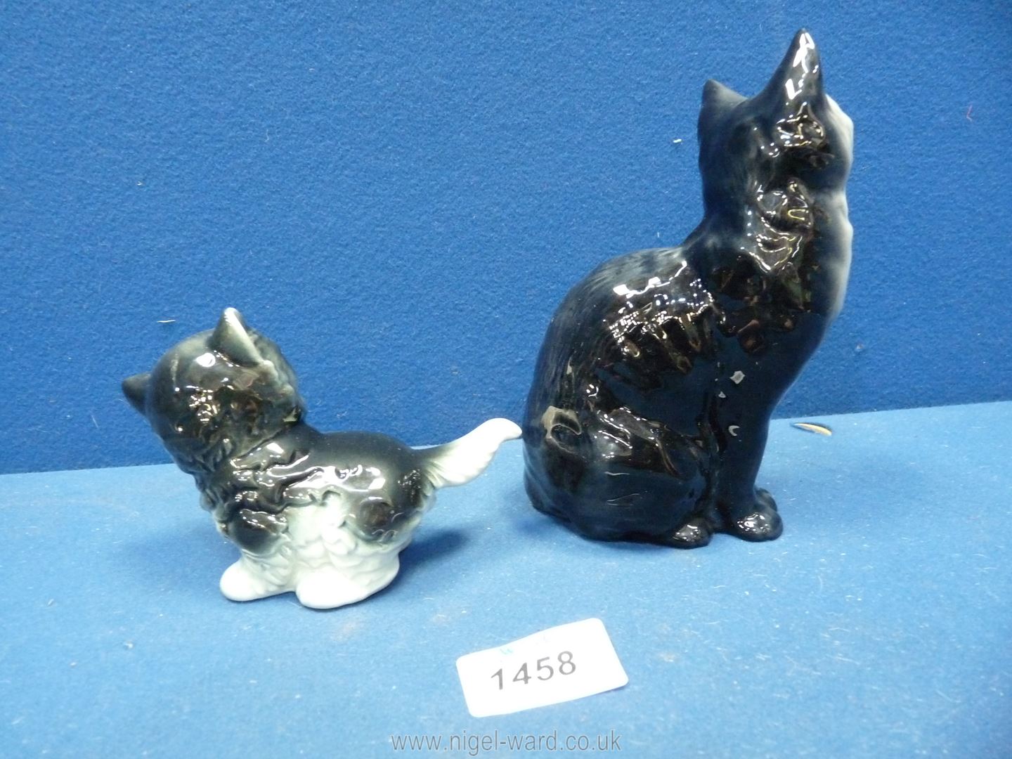 A Beswick seated cat with smoky blue, - Image 3 of 4