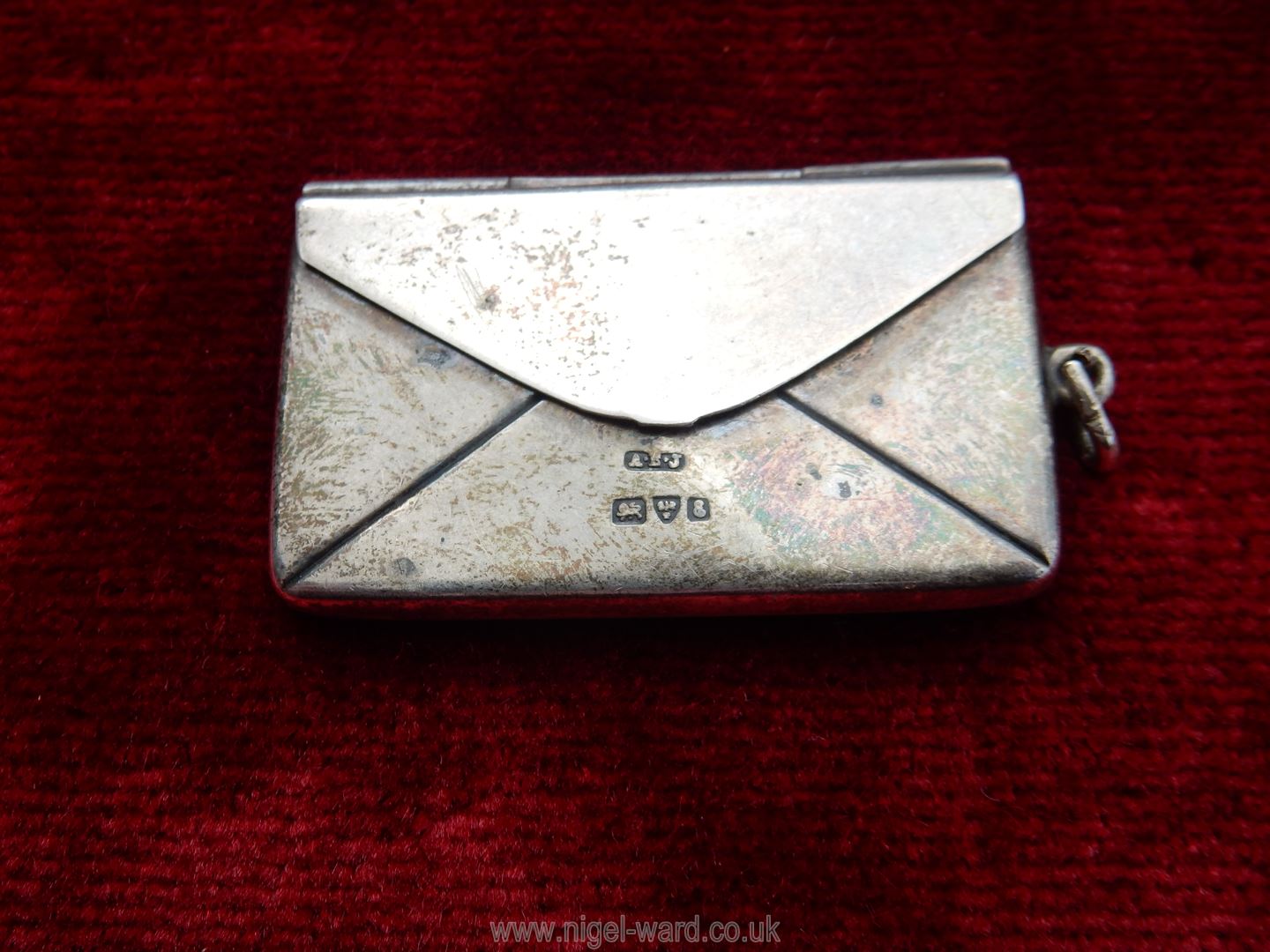A silver postage stamp container in the form of an envelope, - Image 3 of 3