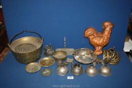 A quantity of mixed metals including a Cockerel jelly mould, Matchstick holder, brass Jam pan, etc.