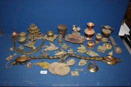 A quantity of brass and copper items including brass inkwell, copper vase, brass bird wall hangings,