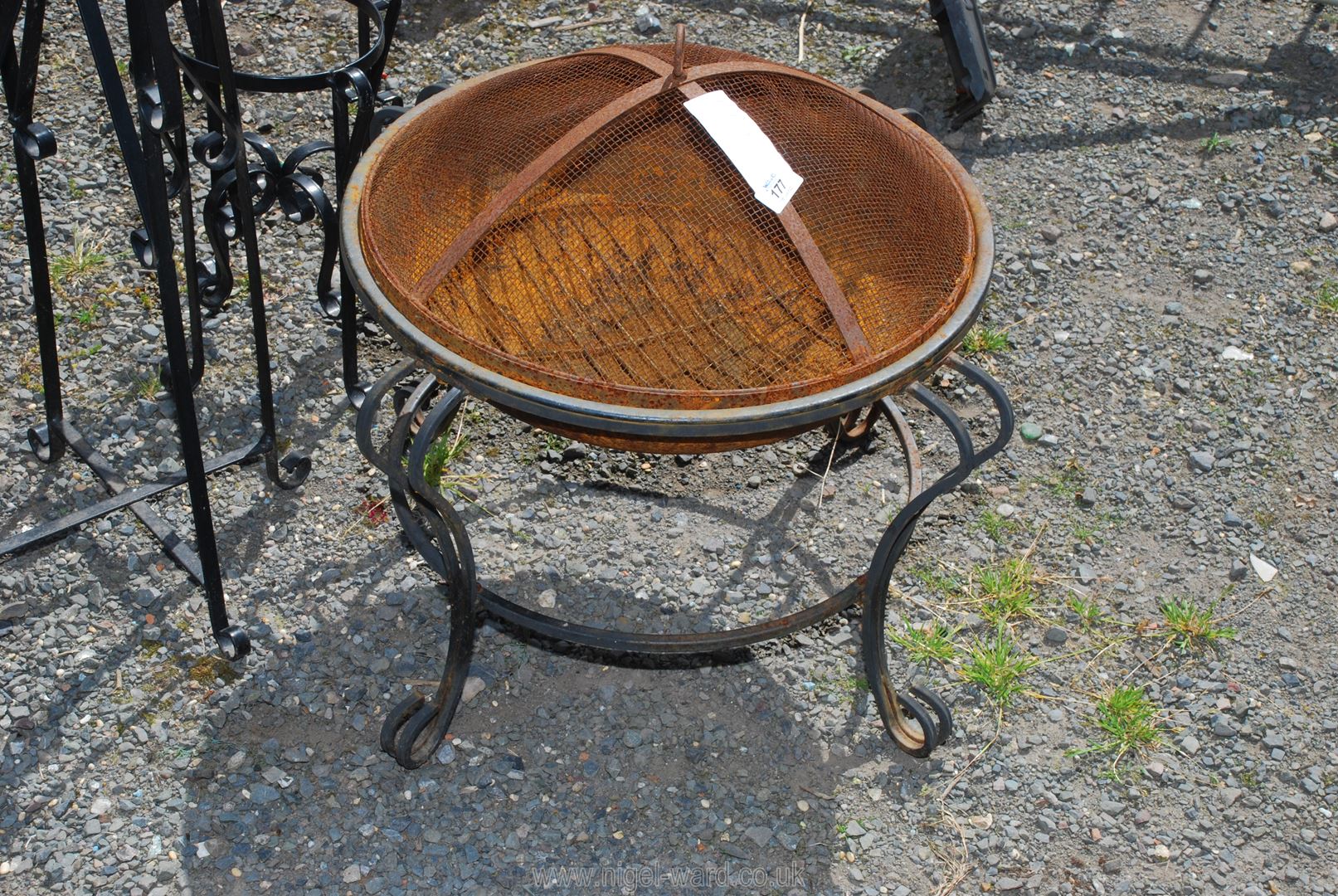 A fire pit and 2 pot holders. - Image 2 of 2