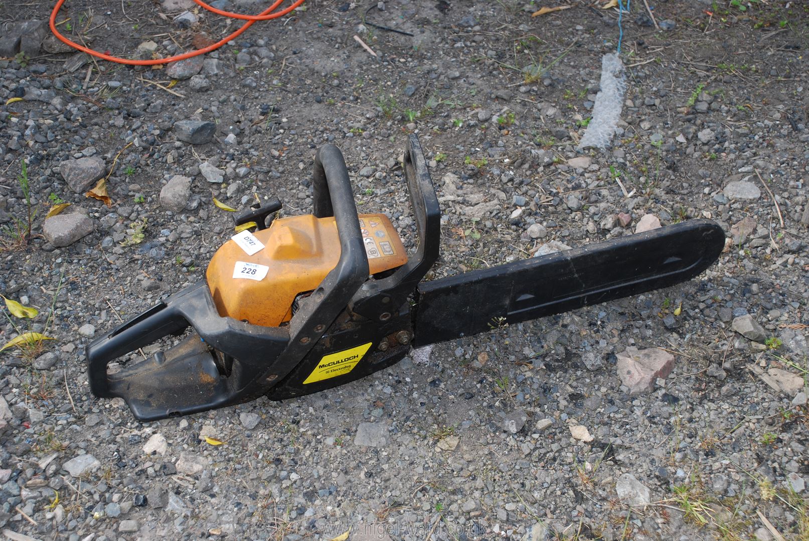 A McCullock 335 Chainsaw (running order).
