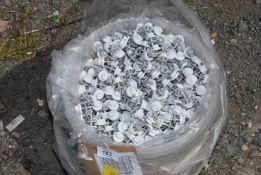 A large quantity of Tek screws with hexagonal heads, 25 mm.