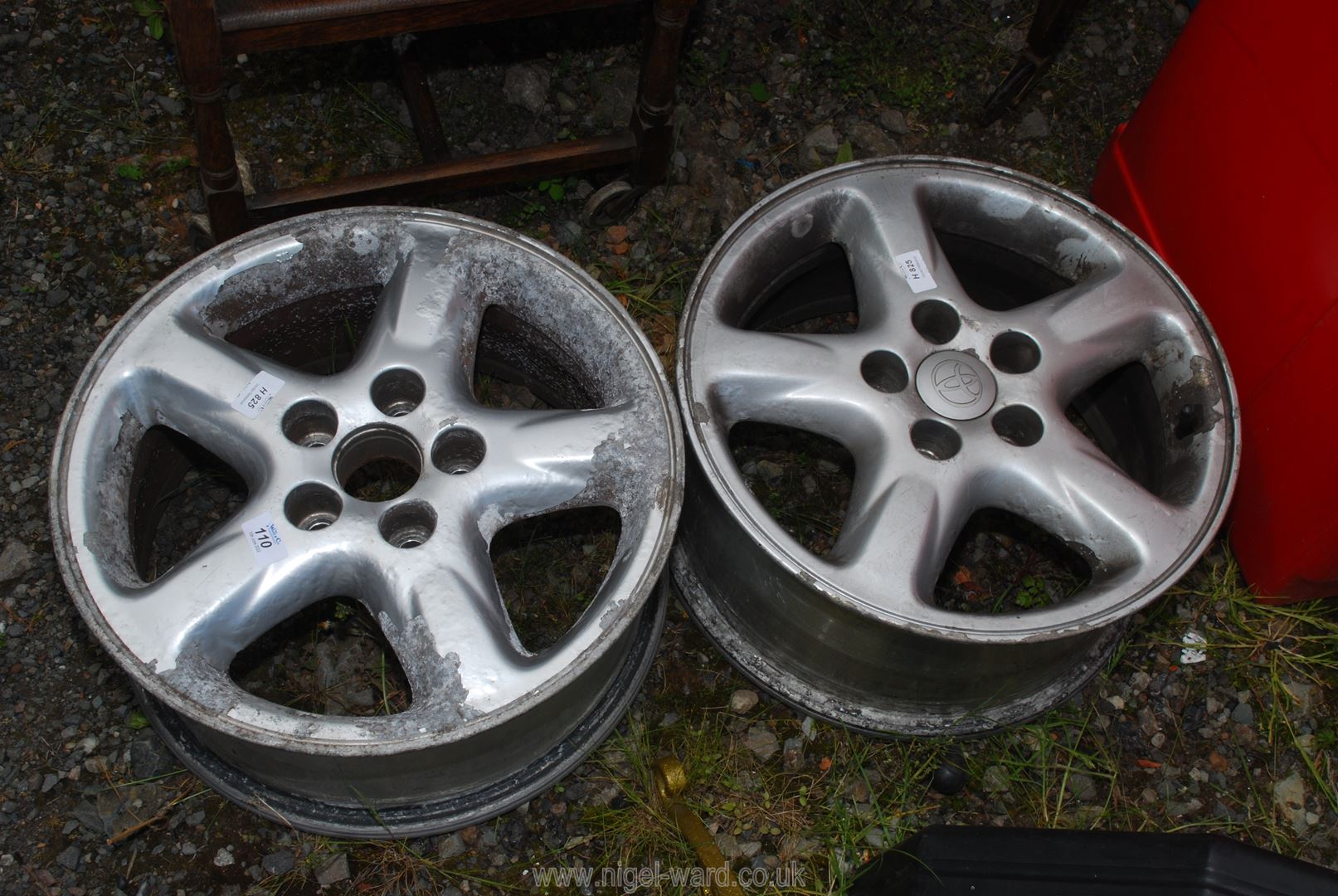 Two Toyota 17" alloy rims.