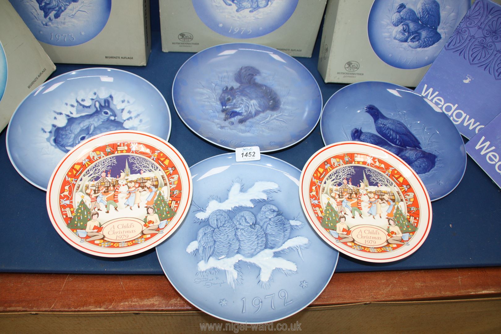 A quantity of Hutschenreuther Jahresteller German china to include four Christmas plates; 1972, - Image 2 of 2