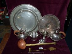 A small quantity of metals including pair of plated water jugs with wrapped handles, copper ladle,