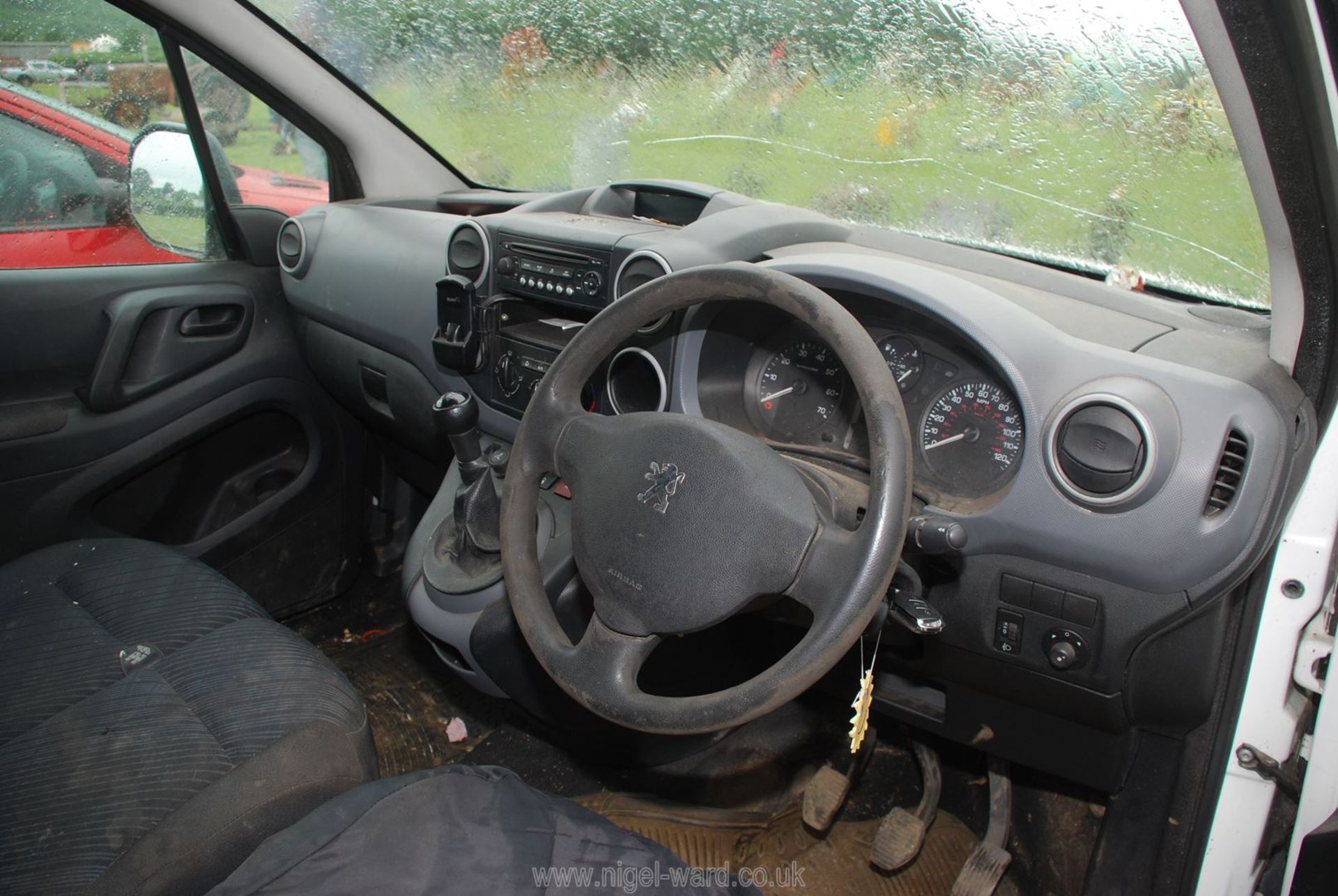 Peugeot Partner van, finished in white, reg. no. - Image 6 of 7