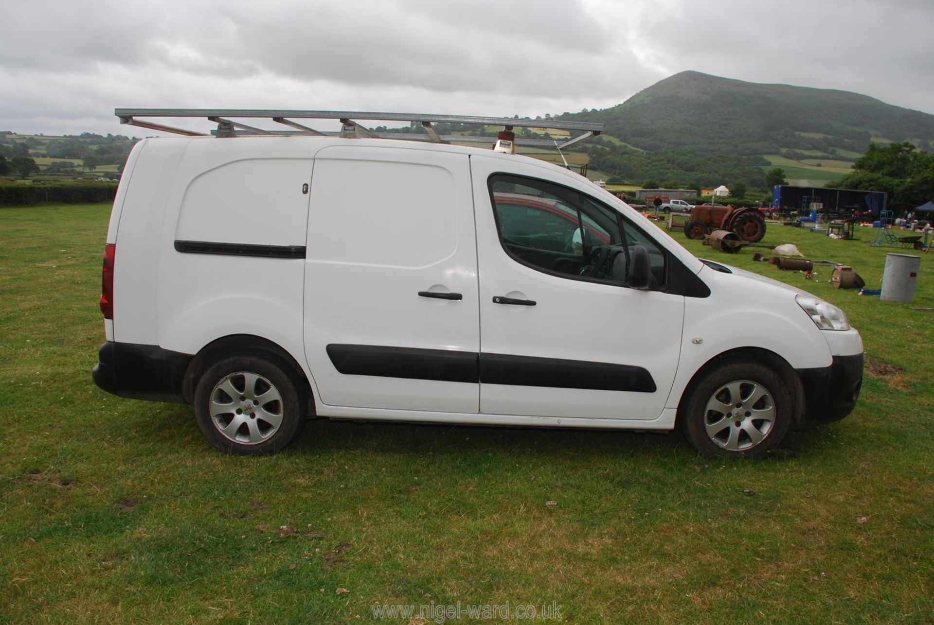 Peugeot Partner van, finished in white, reg. no. - Image 3 of 7