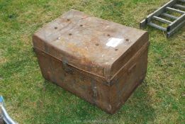 A steamer/tin trunk.