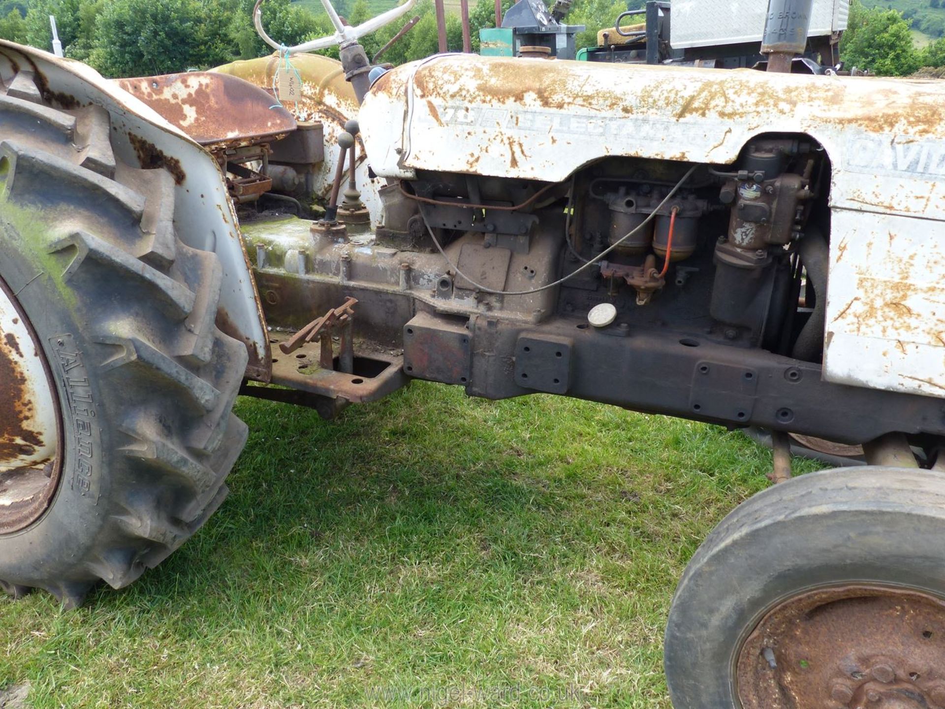 A David Brown 770 Selectamatic 12-speed tractor for restoration, engine turns. - Image 2 of 16