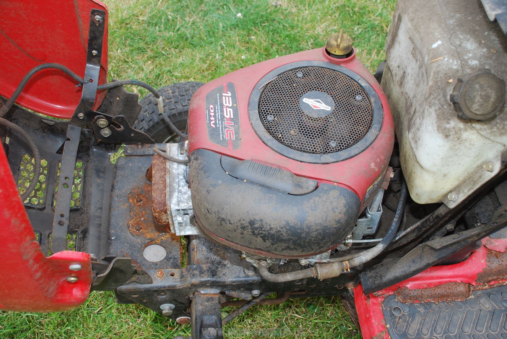 A Lawn-flite Ride-on mower with Briggs & Stratton 13.5 hp overhead valve engine. - Image 2 of 4