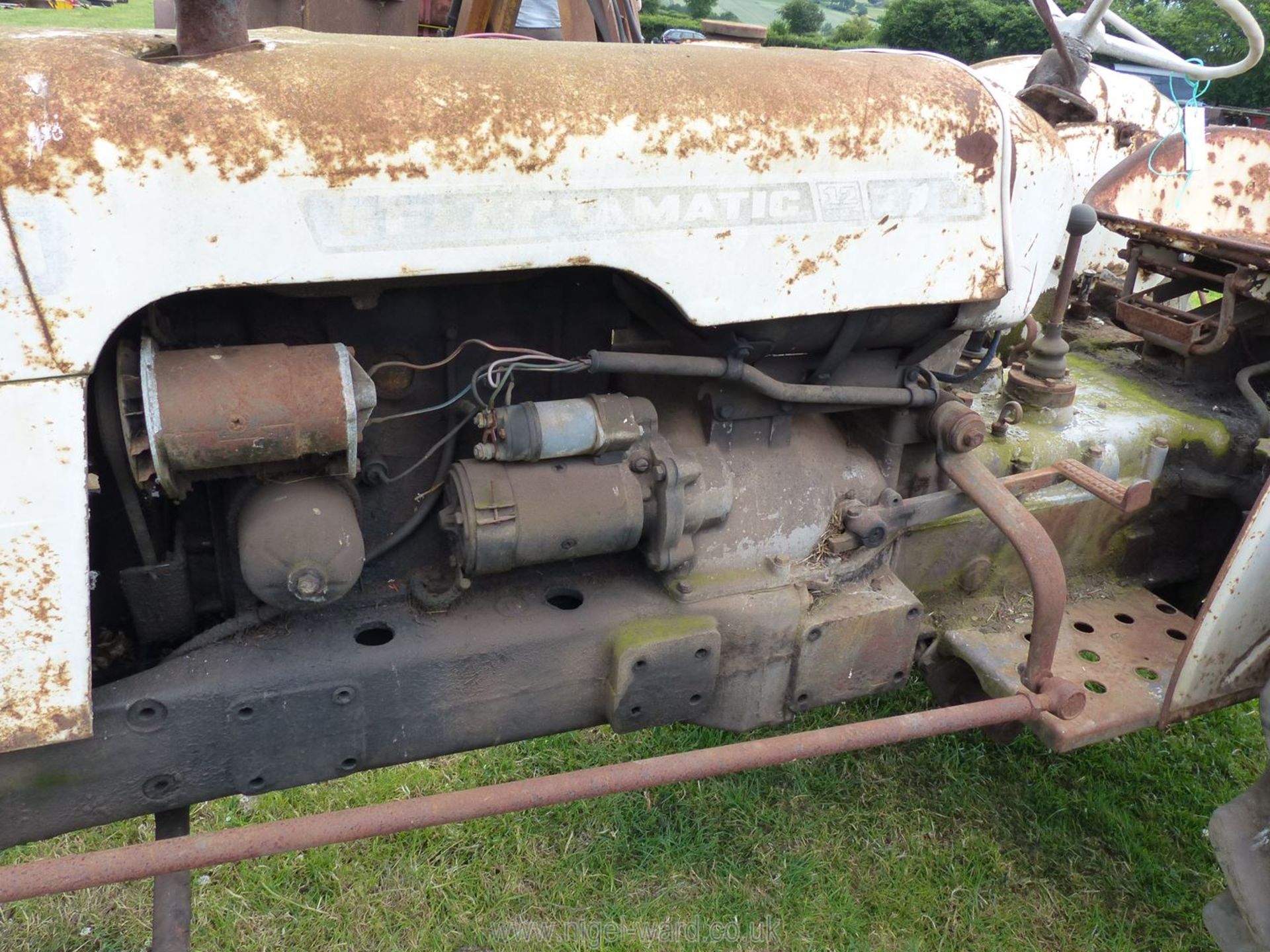 A David Brown 770 Selectamatic 12-speed tractor for restoration, engine turns. - Image 7 of 16