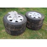 Four Range Rover tyres and wheels, 255/55R19.