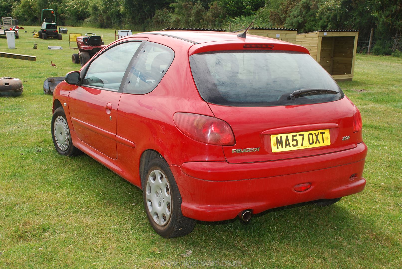 A petrol engined Peugeot 206 hatchback 1.4 Look 3 door in red - Image 4 of 4